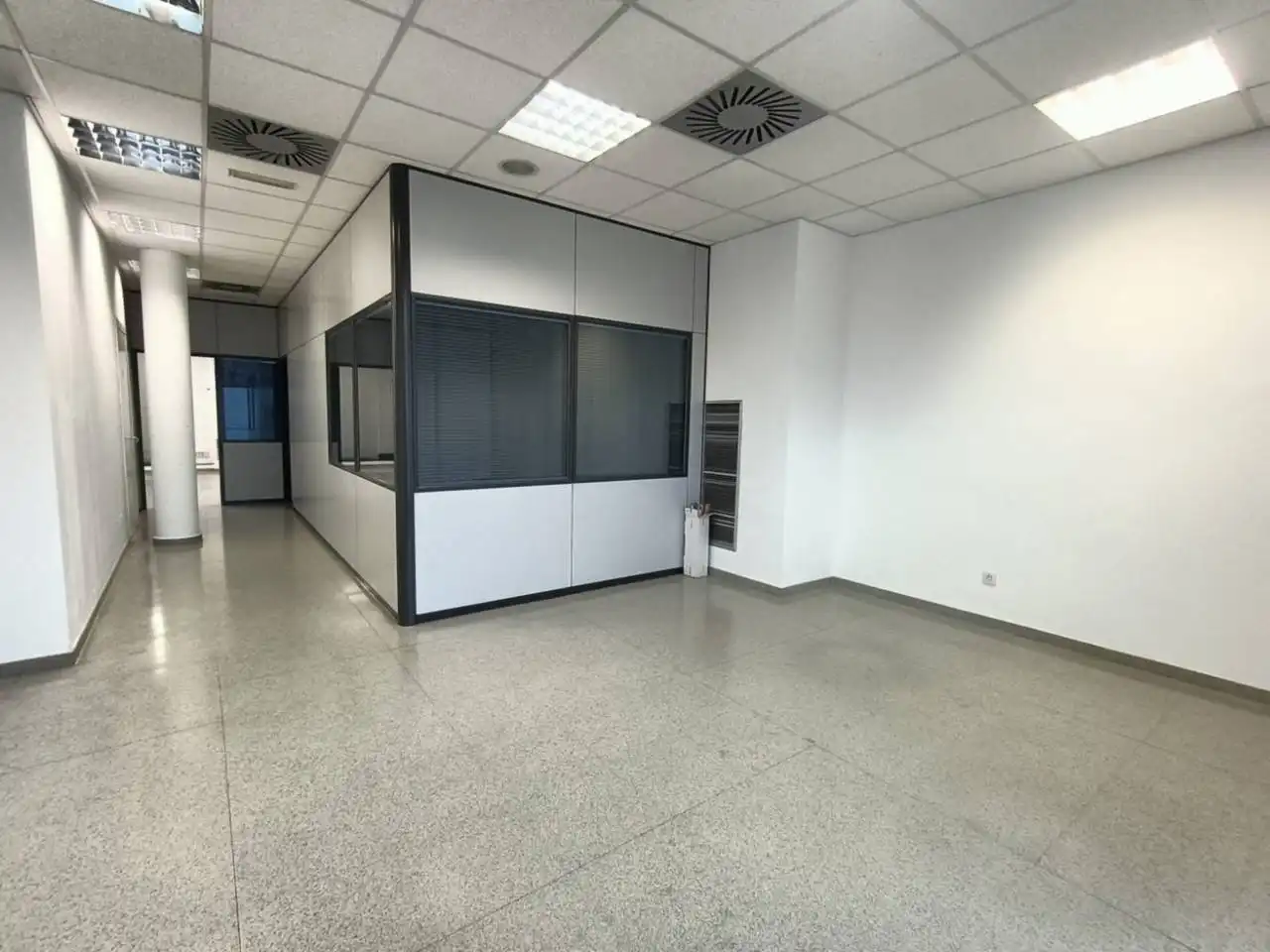Locale commerciale in affitto a Calle Montnegre, imagen 10