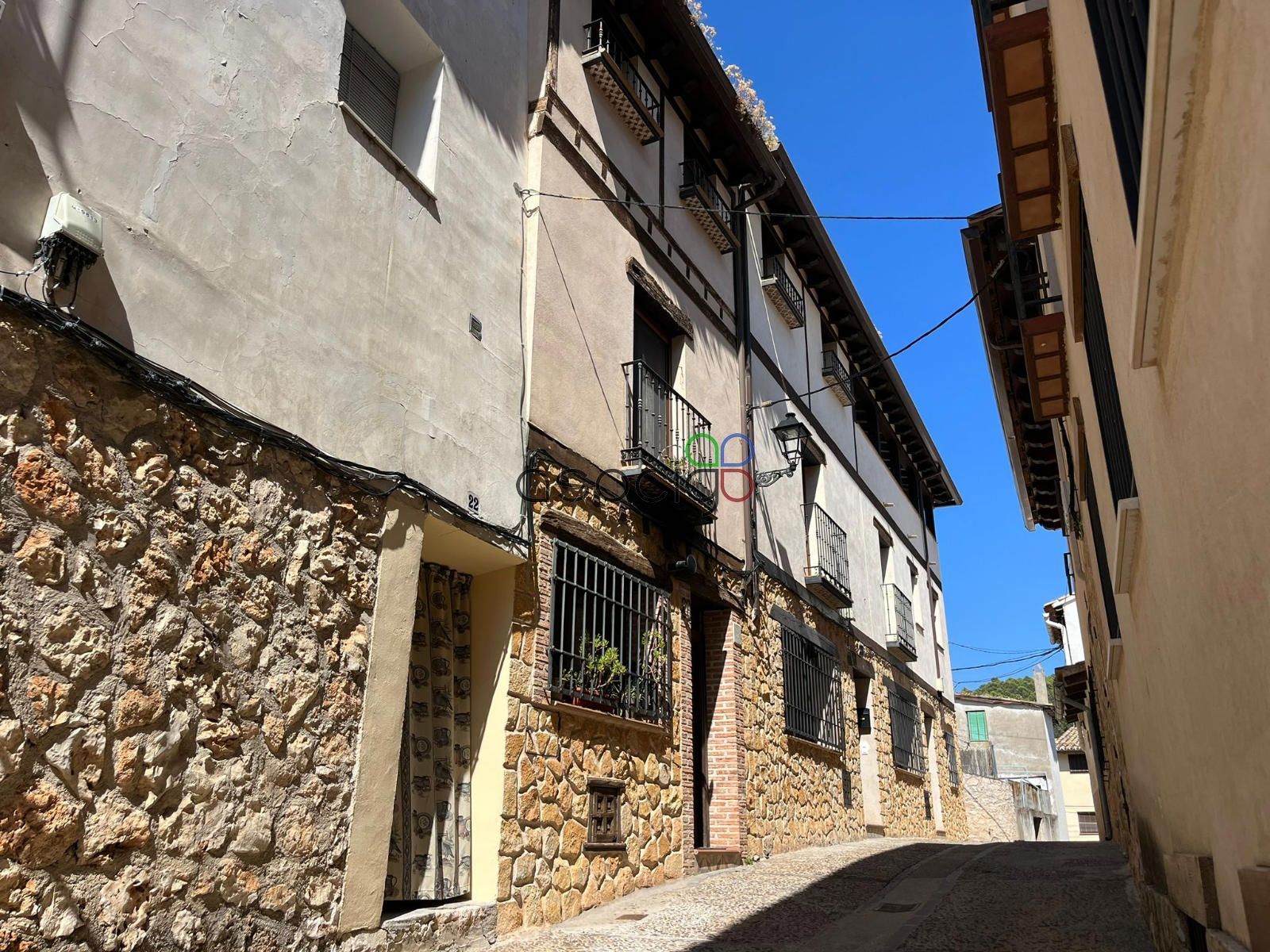 Vista exterior de Casa adosada en venda en Pastrana amb Calefacció i Terrassa