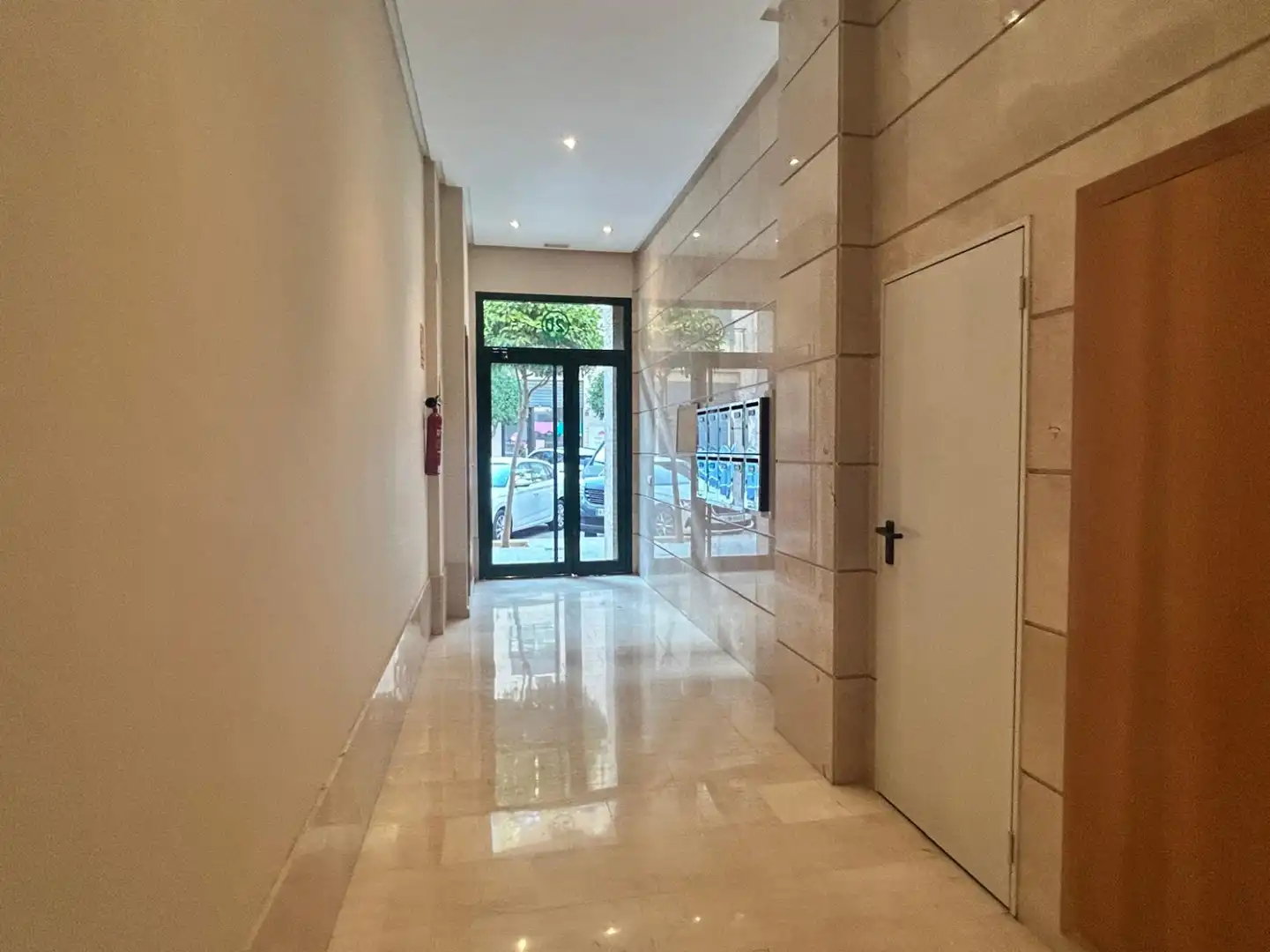 Flat for sale in Silla  with Air Conditioner, Storage room and Swimming Pool