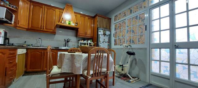 Casa-chalet en Venta en Calle Principal en Adriano