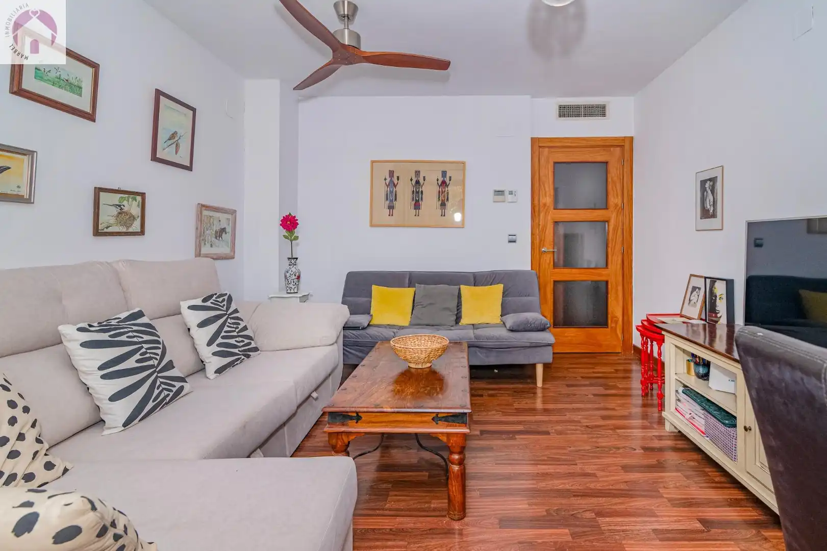 Living room of Flat for sale in Granada  with Air Conditioner, Heating and Terrace