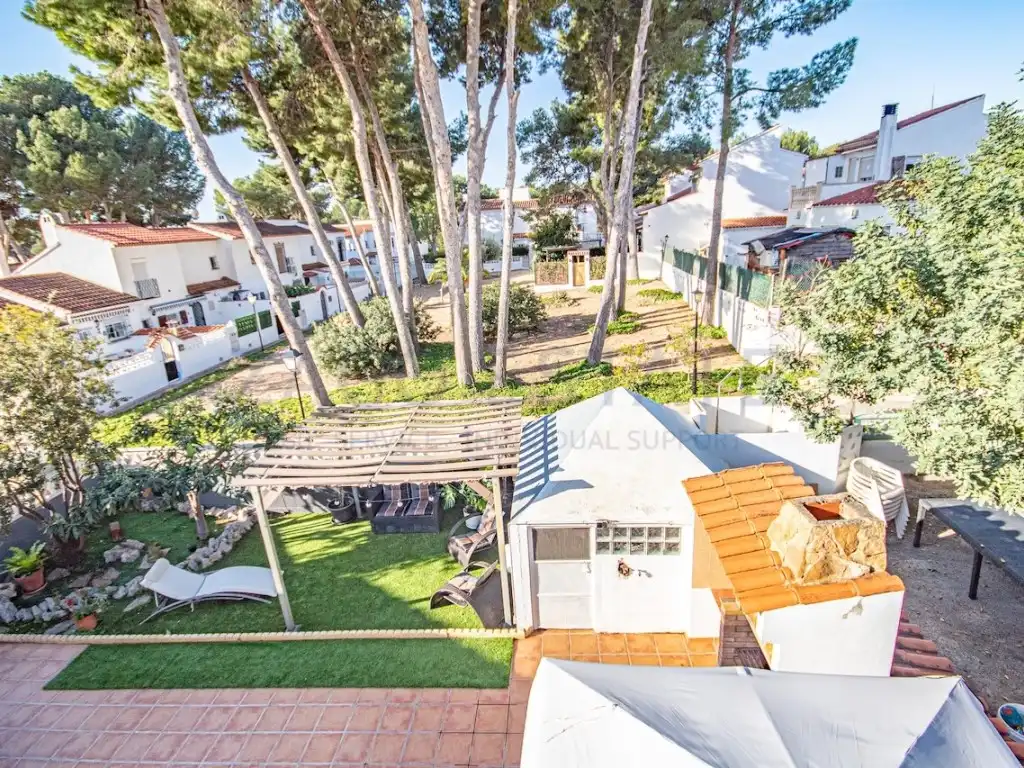 Vista exterior de Casa adosada en venta en La Nucia
