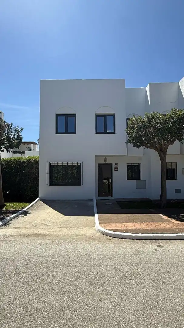 Adosado con terraza en venta en Calle 4 A 12