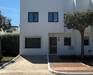 Exterior view of Single-family semi-detached for sale in Marbella  with Air Conditioner, Private garden and Terrace