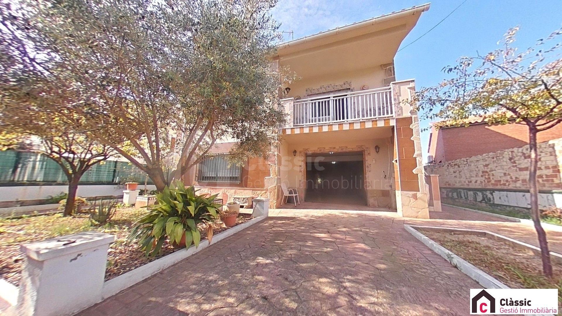 Vista exterior de Casa o chalet en venta en Terrassa con Calefacción y Trastero