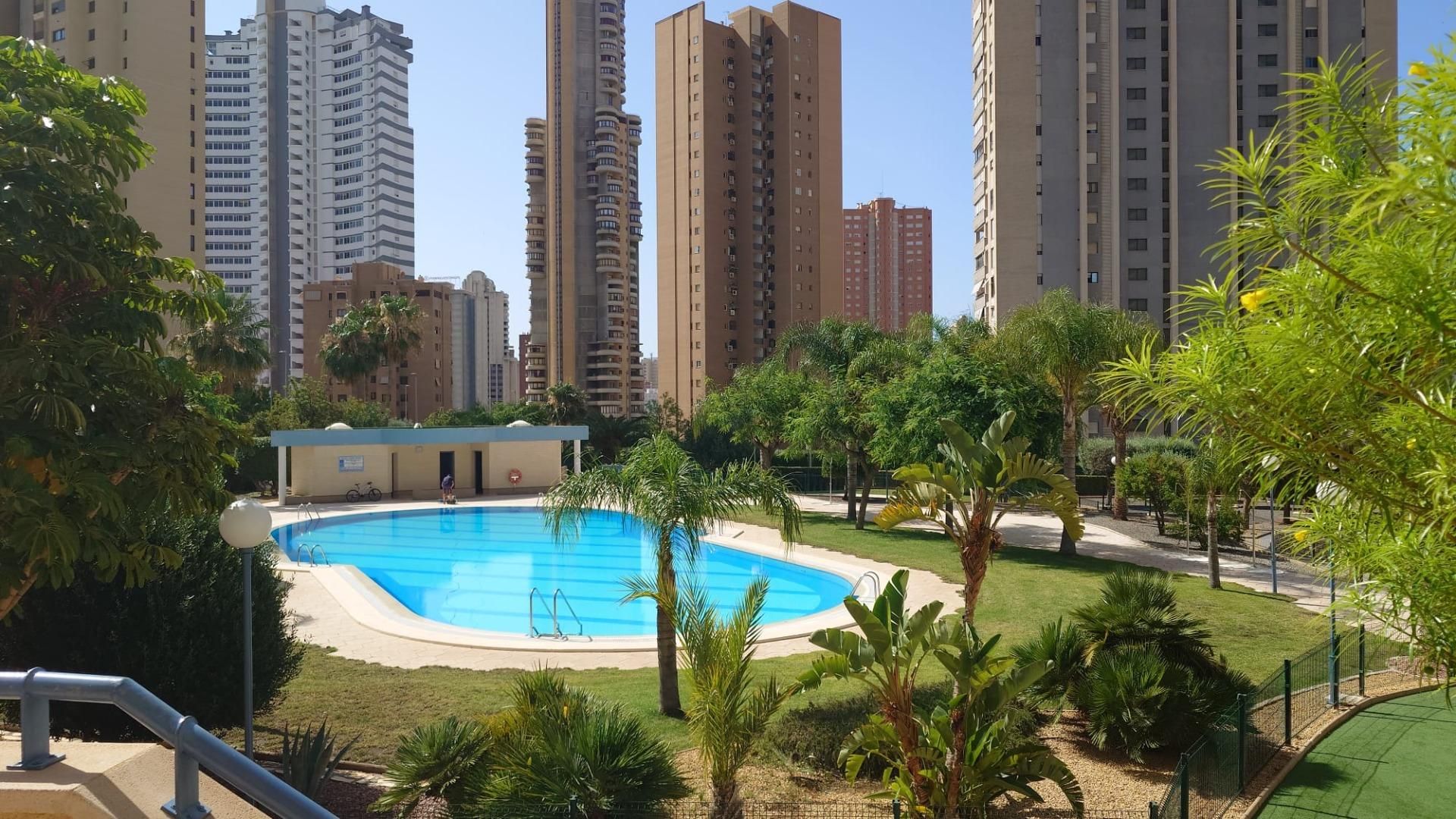 Swimming pool of Flat for sale in Benidorm  with Air Conditioner, Private garden and Terrace