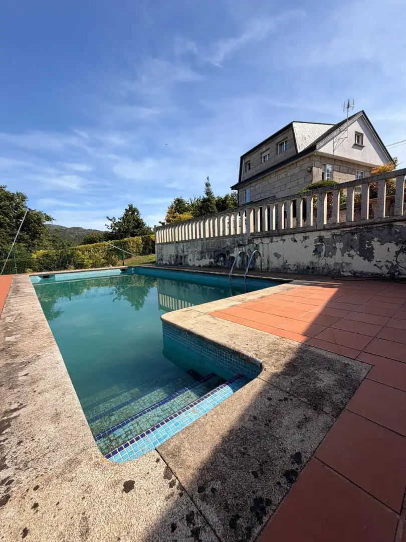 Swimming pool of Houses for sale in Vigo 
