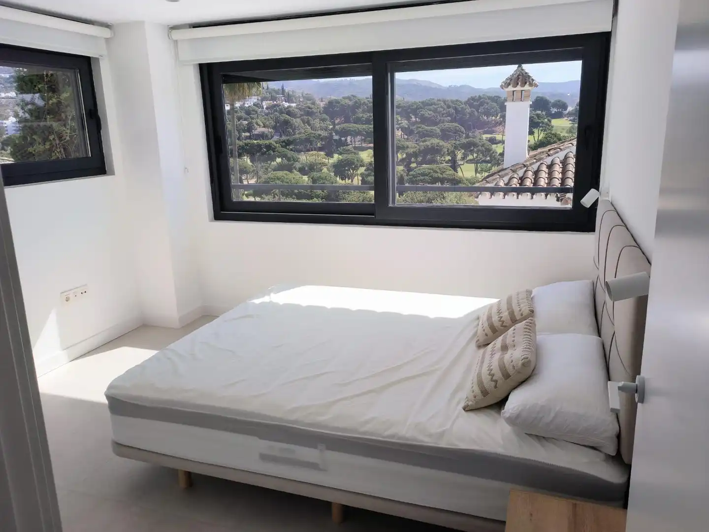 Bedroom of Flat for rent in Marbella  with Air Conditioner, Heating and Terrace
