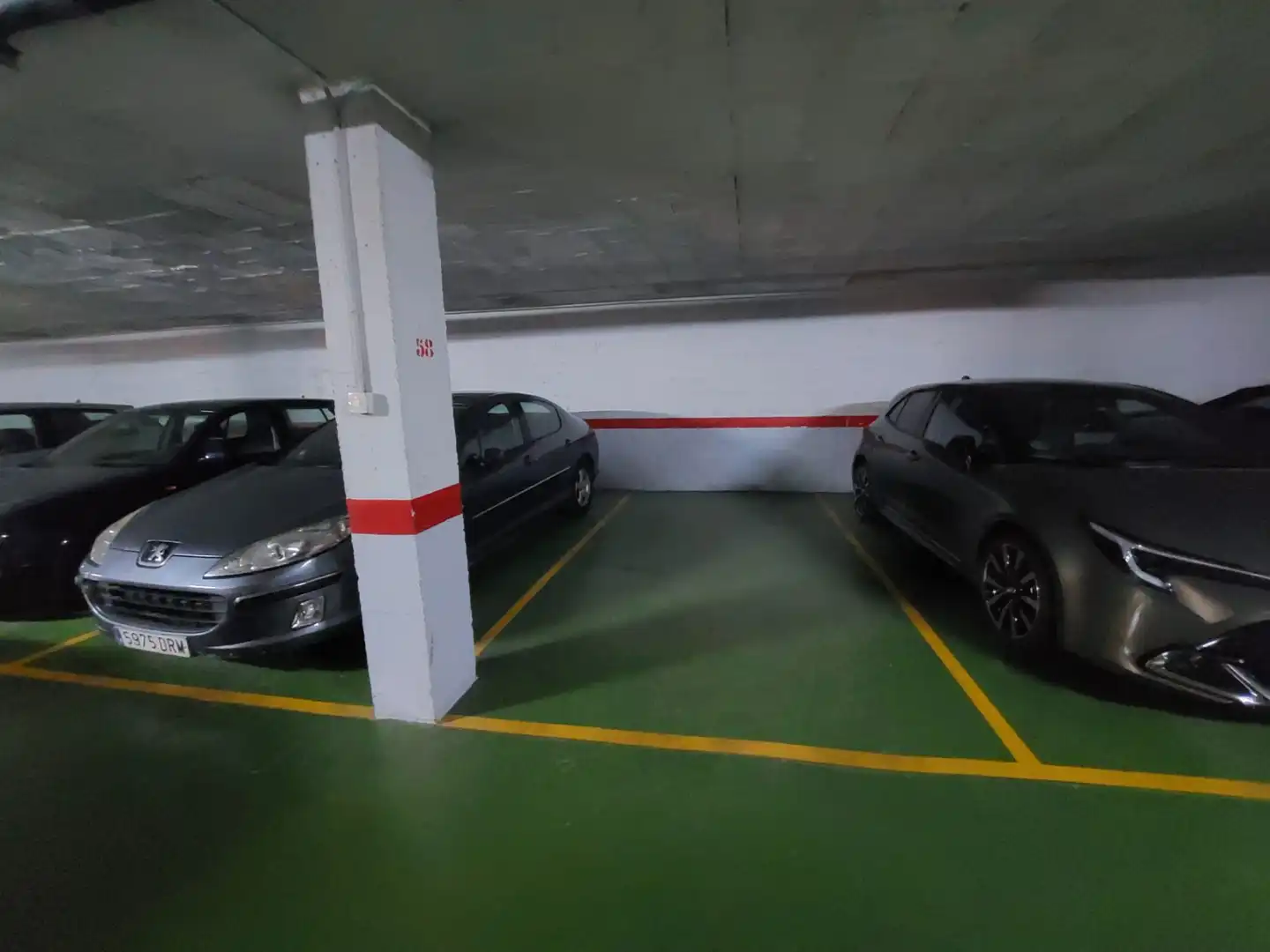 Parkplatz von Wohnung zum Verkauf in Fuengirola mit Klimaanlage, Möbliert und Waschmaschine