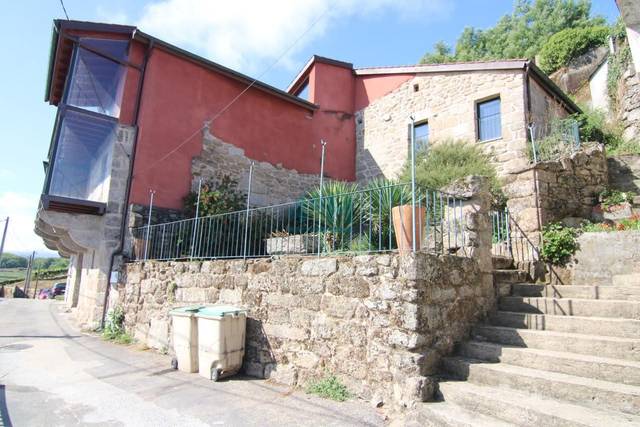 Casa-chalet en Venta en Beade