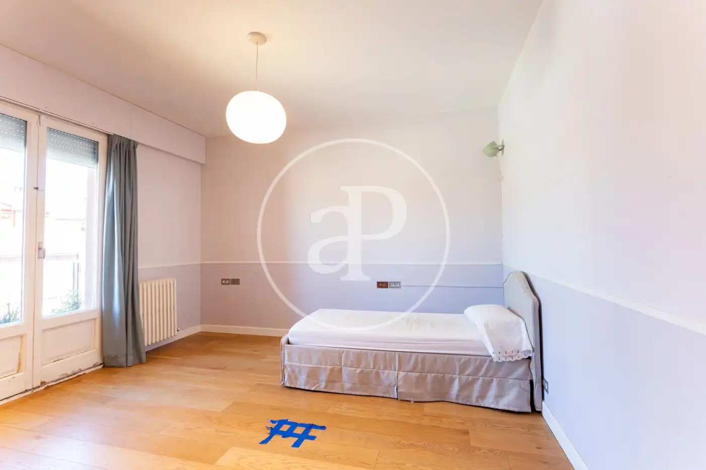 Schlafzimmer von Dachboden zur Miete in Barcelona mit Klimaanlage, Heizung und Terrasse