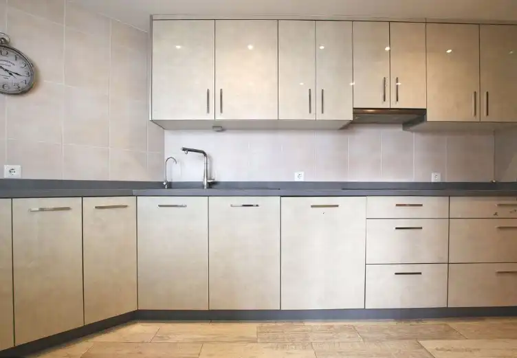 Küche von Wohnung zum Verkauf in Marbella mit Klimaanlage, Heizung und Privatgarten