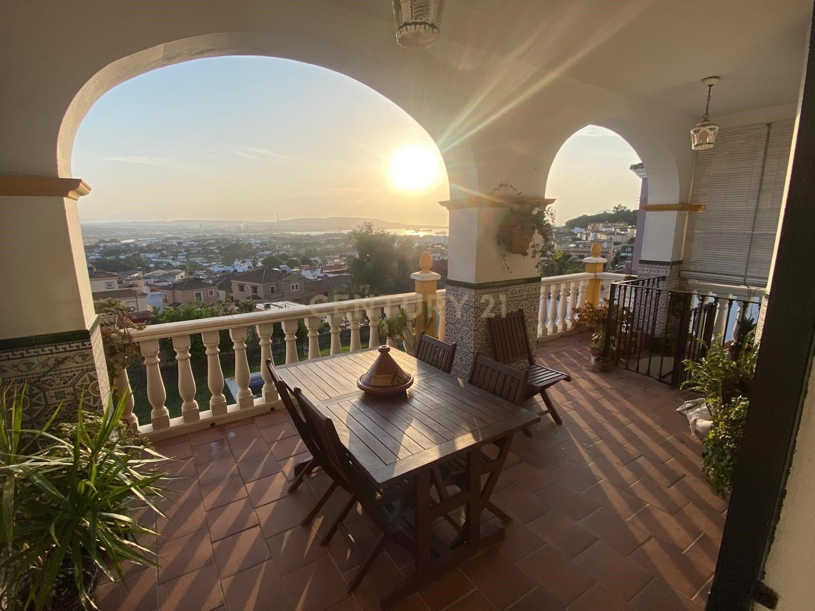 Terrace of House or chalet for sale in Algeciras  with Air Conditioner and Terrace