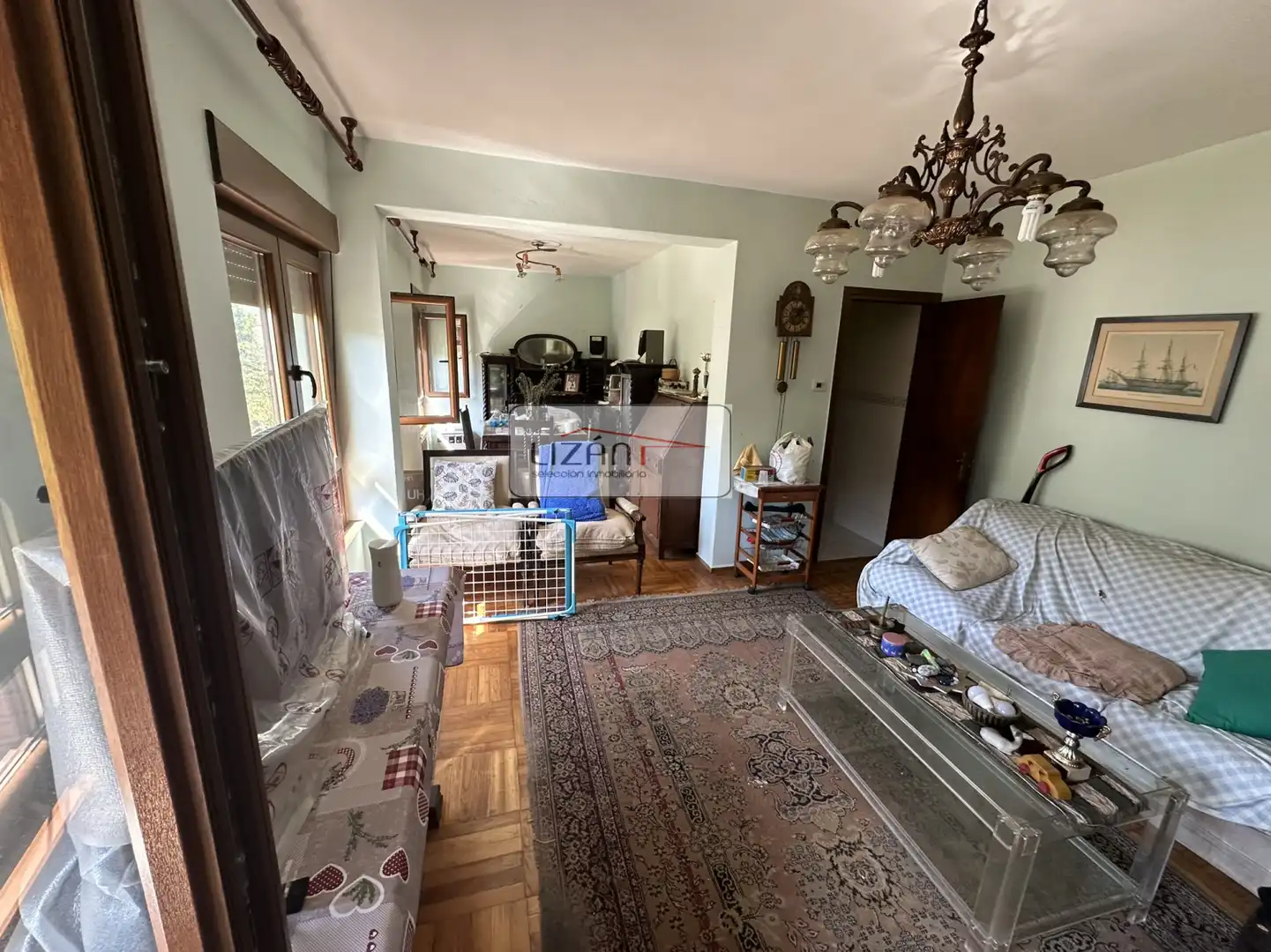 Sala d'estar de Casa o xalet en venda en Siero amb Calefacció i Parquet