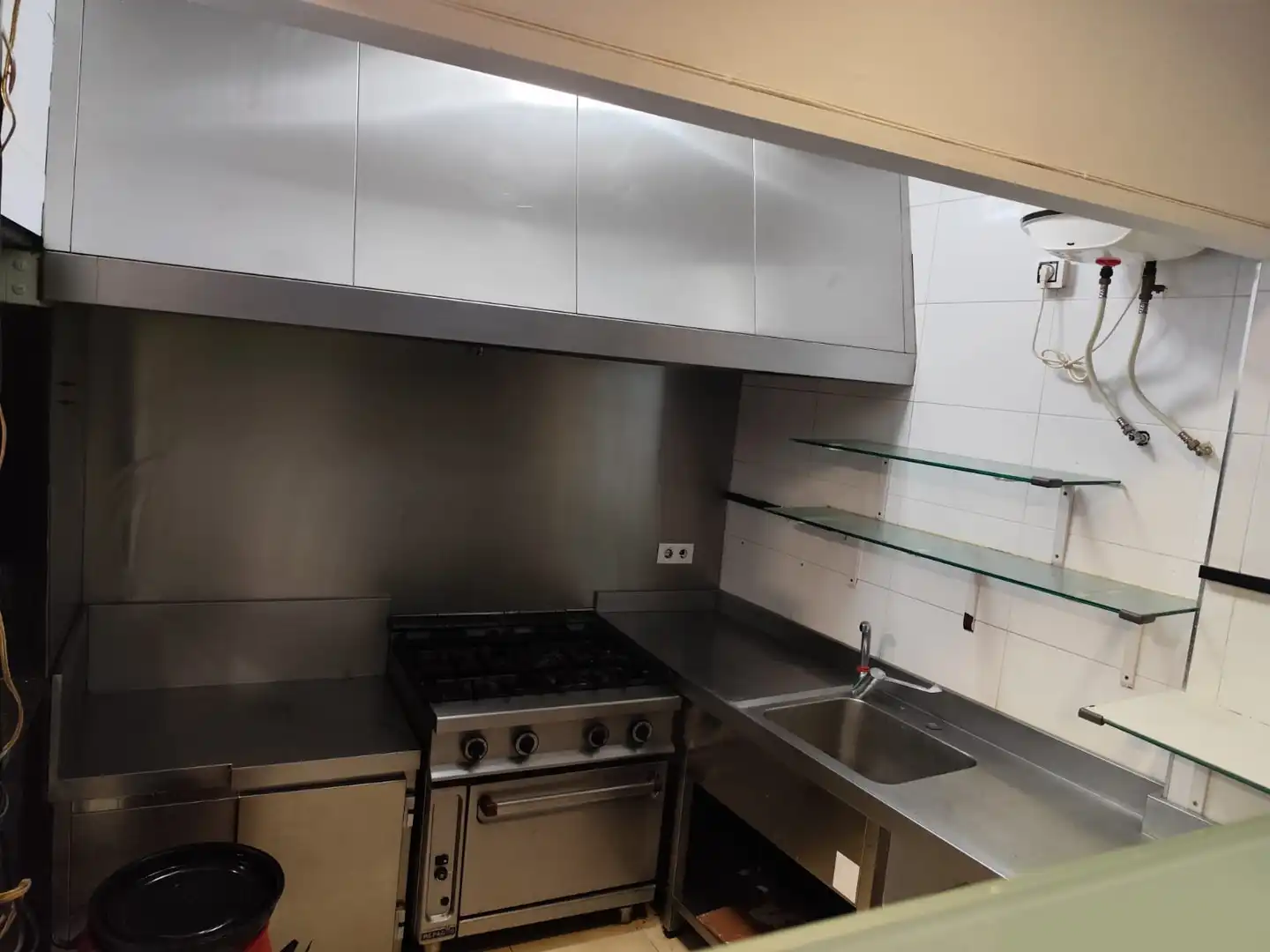 Cuina de Local en venda en Vigo  amb Moblat