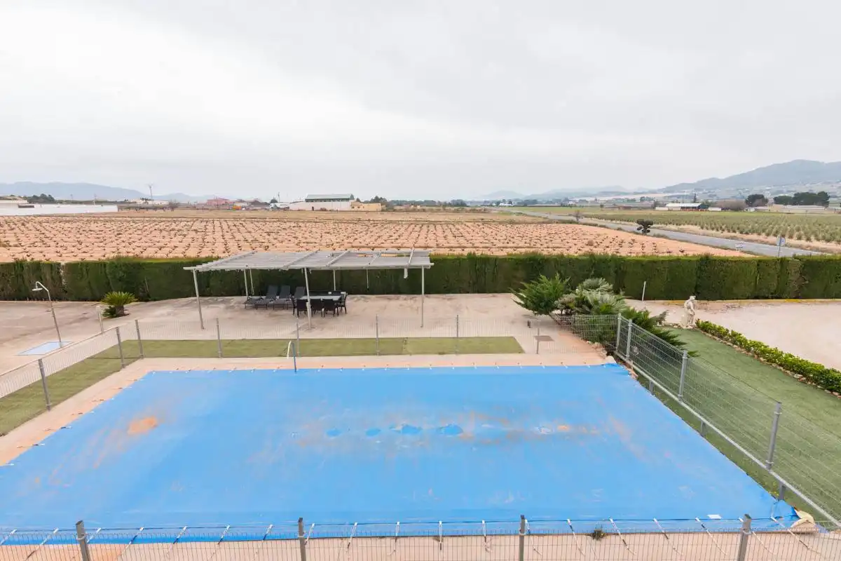 Piscina de Casa o xalet en venda en Yecla amb Aire condicionat, Calefacció i Jardí privat