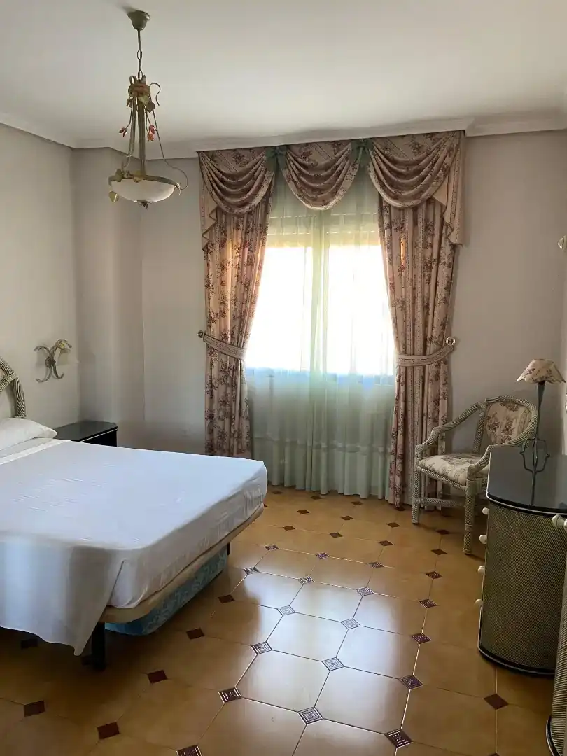 Dormitori de Casa o xalet en venda en Mondéjar