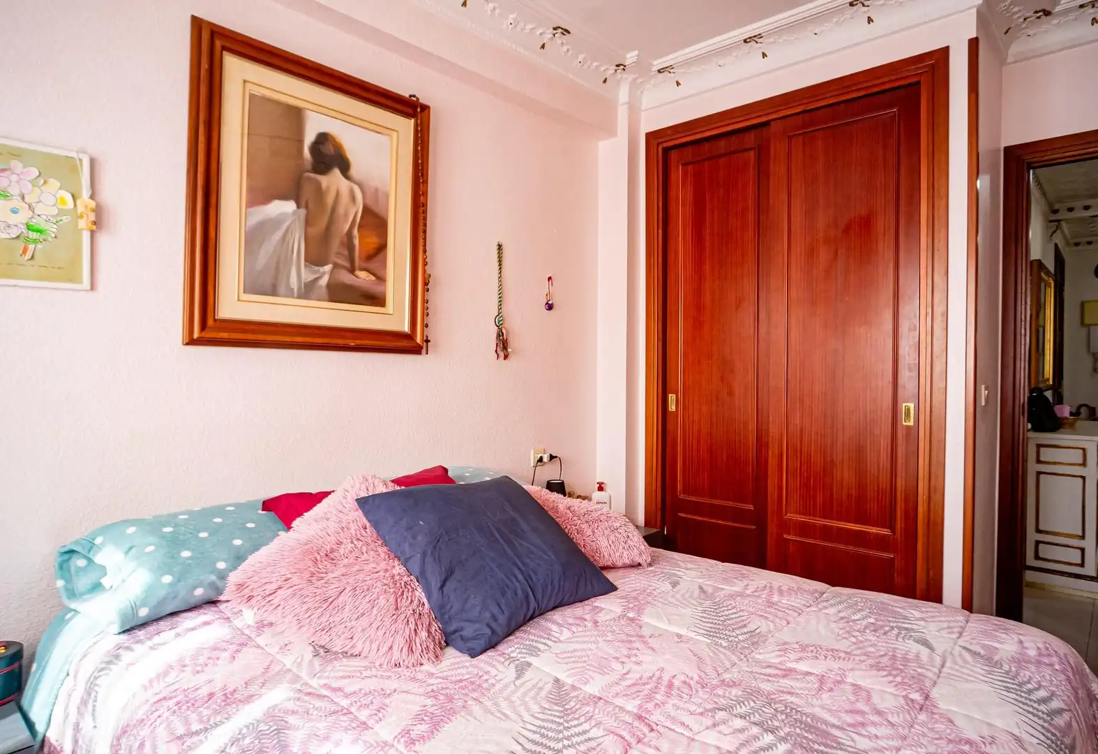 Dormitori de Apartament en venda en Benidorm amb Jardí privat i Piscina comunitària