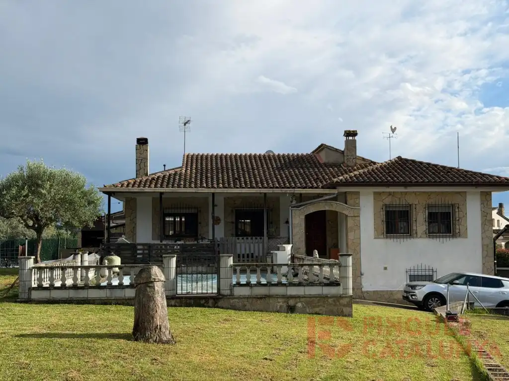 Vista exterior de Casa o chalet en venta en Caldes de Malavella