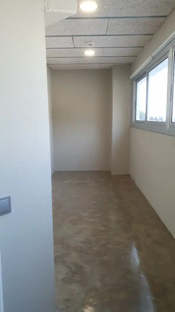 Nave industrial de alquiler en Badalona con Calefacción y Alarma