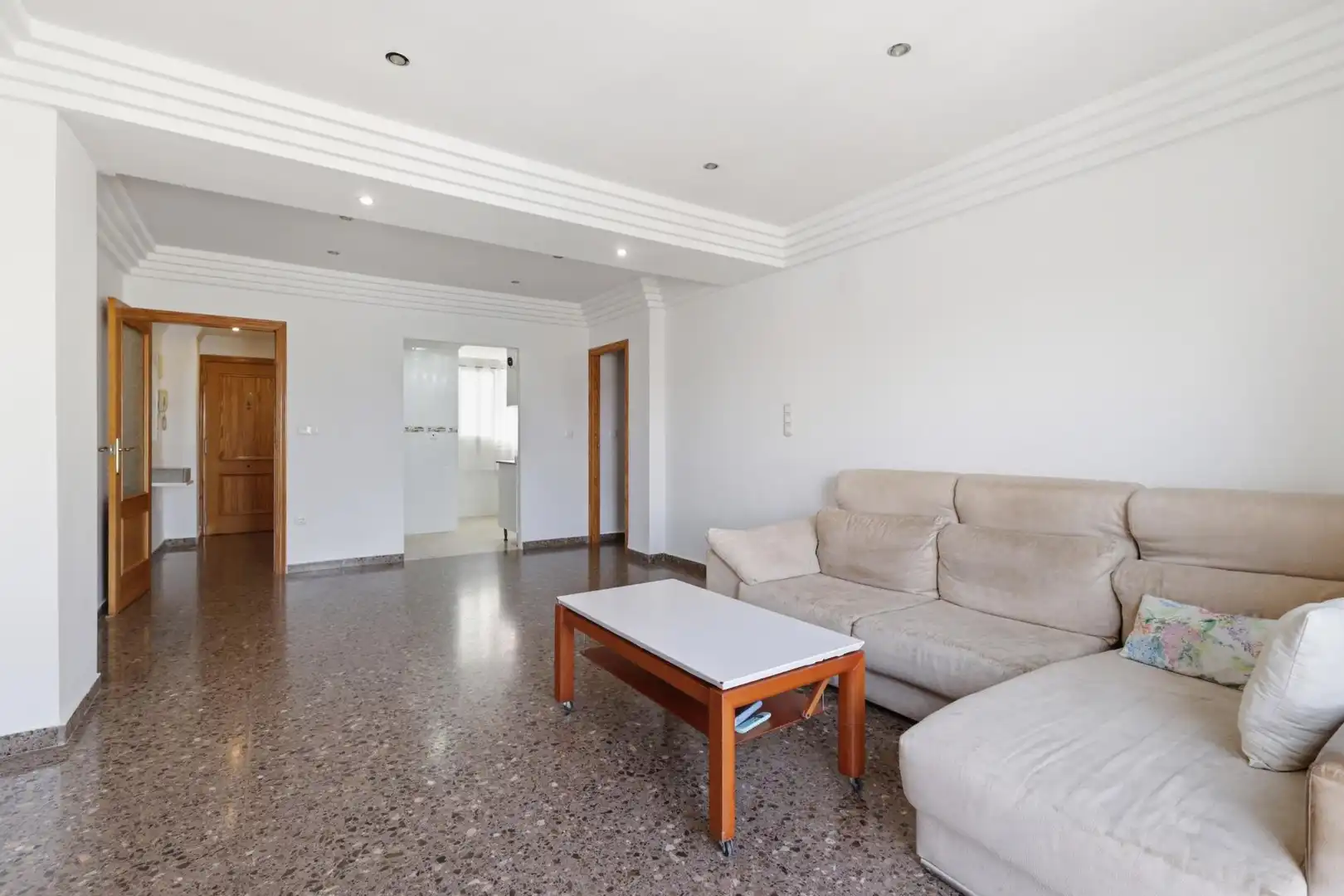 Sala d'estar de Pis en venda en Carlet amb Aire condicionat i Moblat