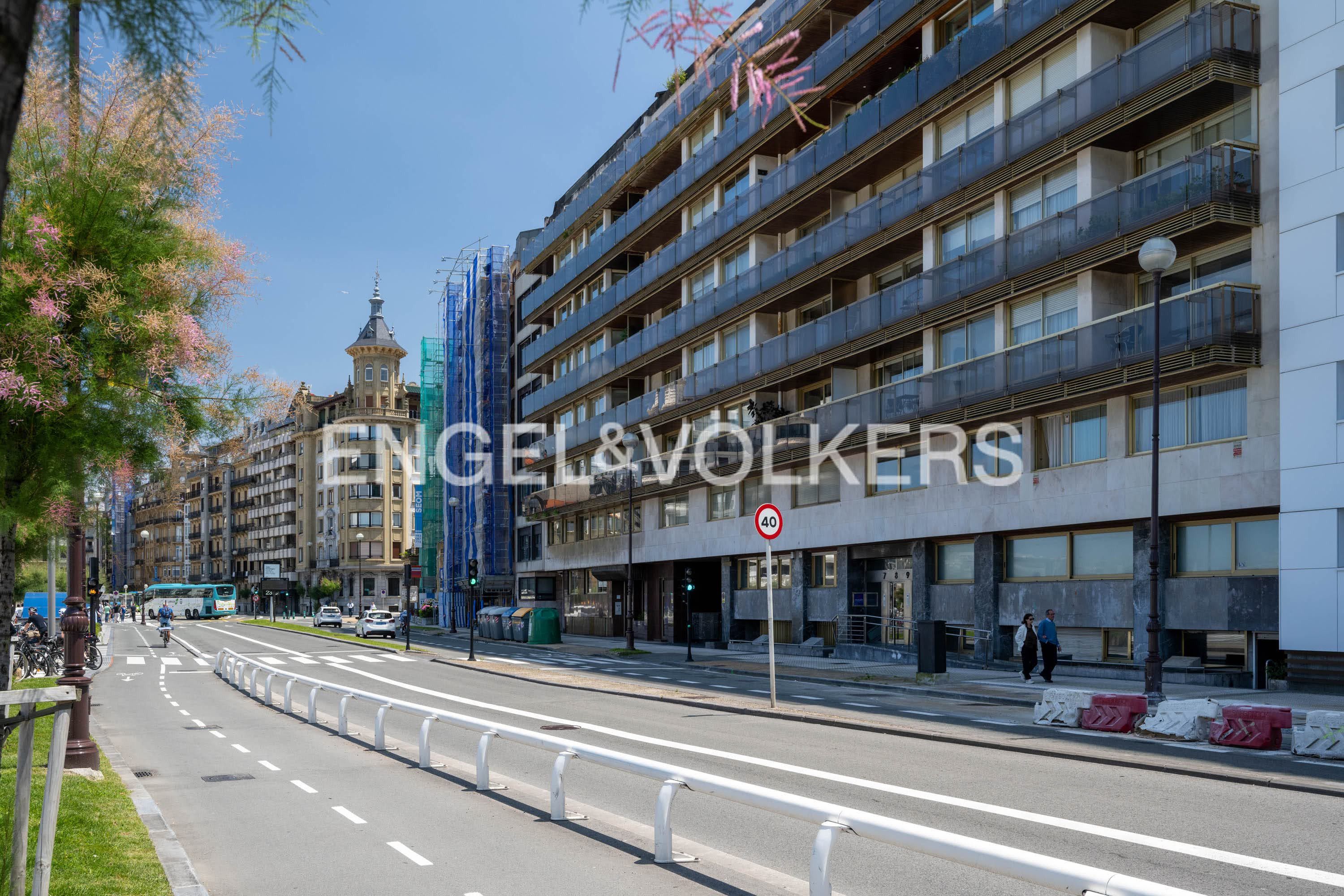 Vista exterior de Apartament en venda en Donostia - San Sebastián  amb Calefacció, Parquet i Terrassa
