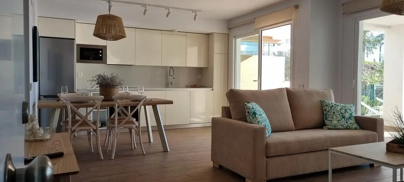Sala d'estar de Apartament de lloguer en Torrox amb Aire condicionat, Calefacció i Jardí privat