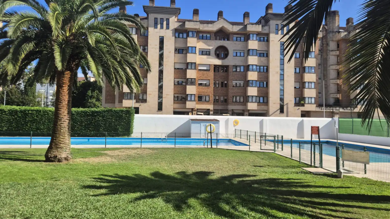 Swimming pool of Flat for sale in Este