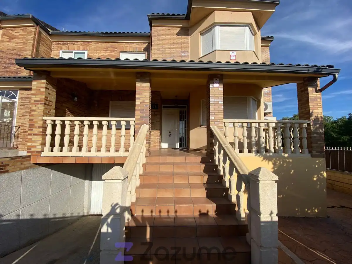 Casa o chalet de alquiler en C. Valencia, Ugena