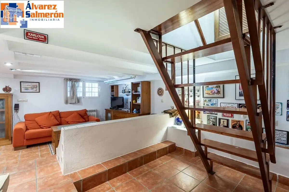 Houses for sale in Altos de la Zubia