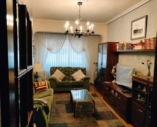 Sala d'estar de Pis en venda en  Logroño amb Calefacció, Parquet i Terrassa