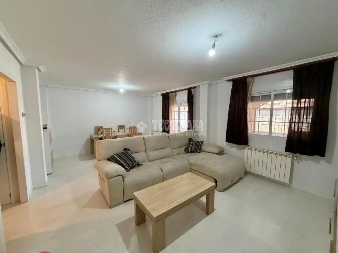 Casa adosada en venta en Villanueva de la Torre