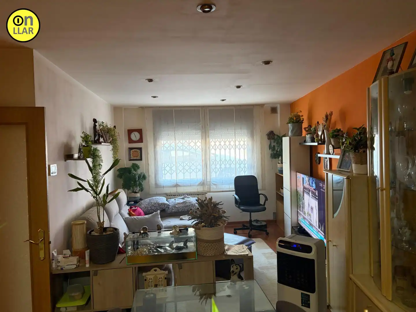 Sala d'estar de Pis en venda en Torelló amb Calefacció