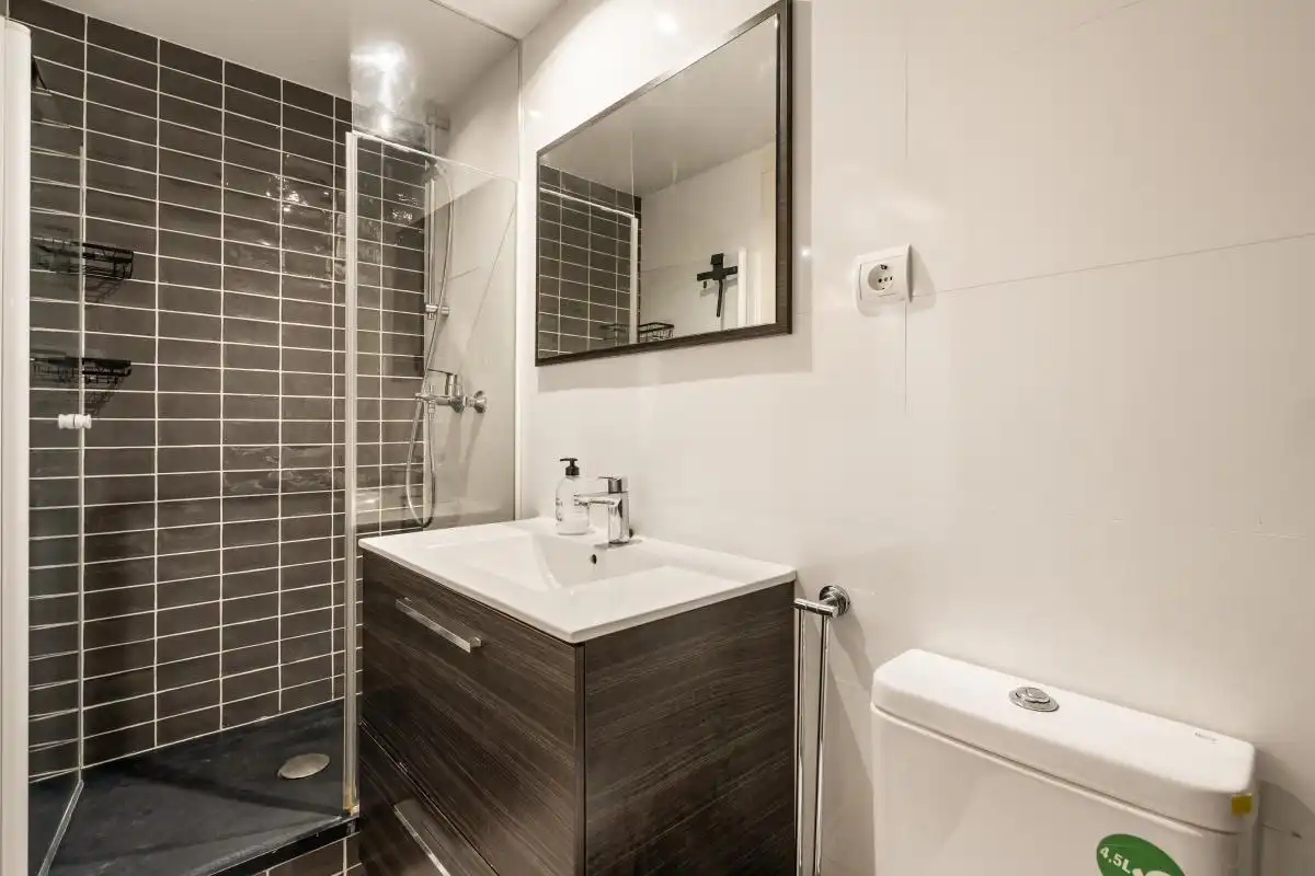 Baño de Piso en venta en Barcelona con Aire acondicionado, Calefacción y Amueblado