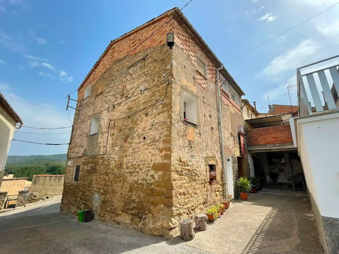 Vista exterior de Casa adosada en venda en Monistrol de Calders amb Calefacció