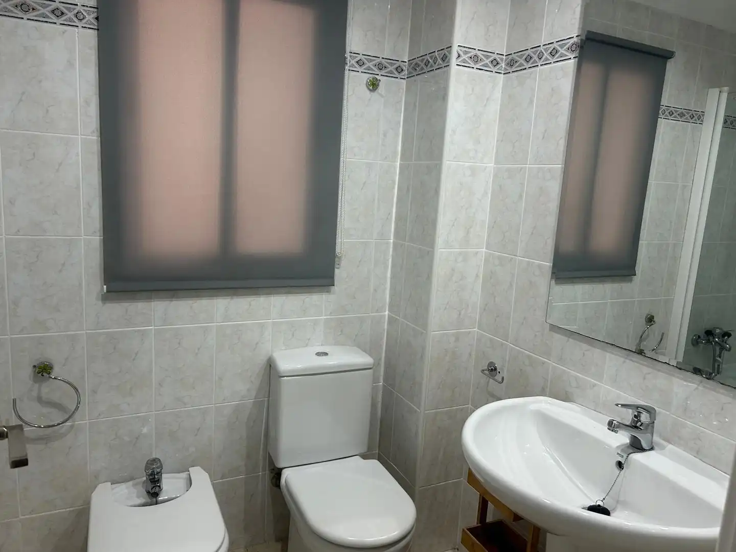 Bathroom of Flat for rent in Elche / Elx  with Air Conditioner, Heating and Parquet flooring