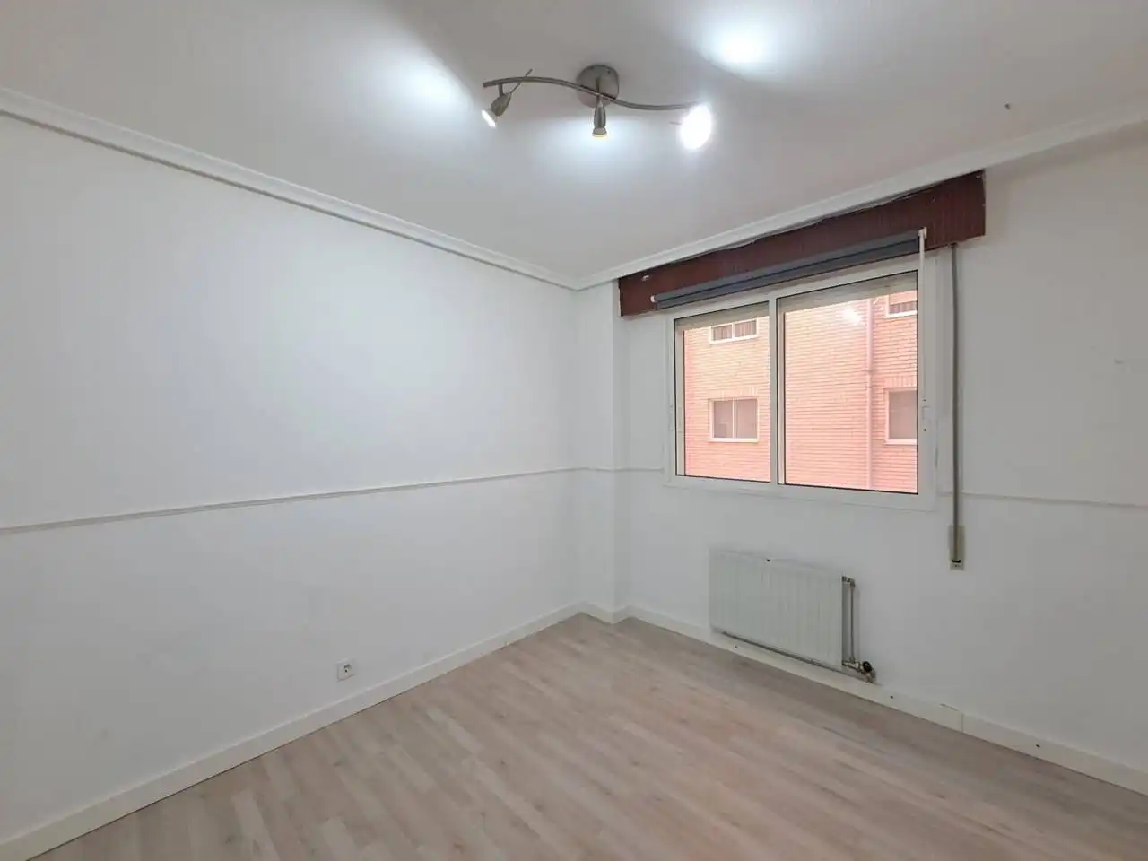 Bedroom of Flat for sale in Burgos  with Heating, Parquet flooring and Storage room