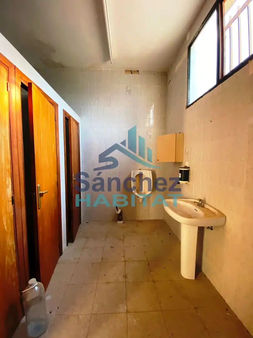 Bathroom of Industrial buildings for sale in Chelva