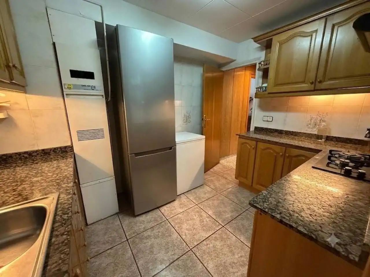 Küche von Wohnung zum Verkauf in Cornellà de Llobregat mit Balkon