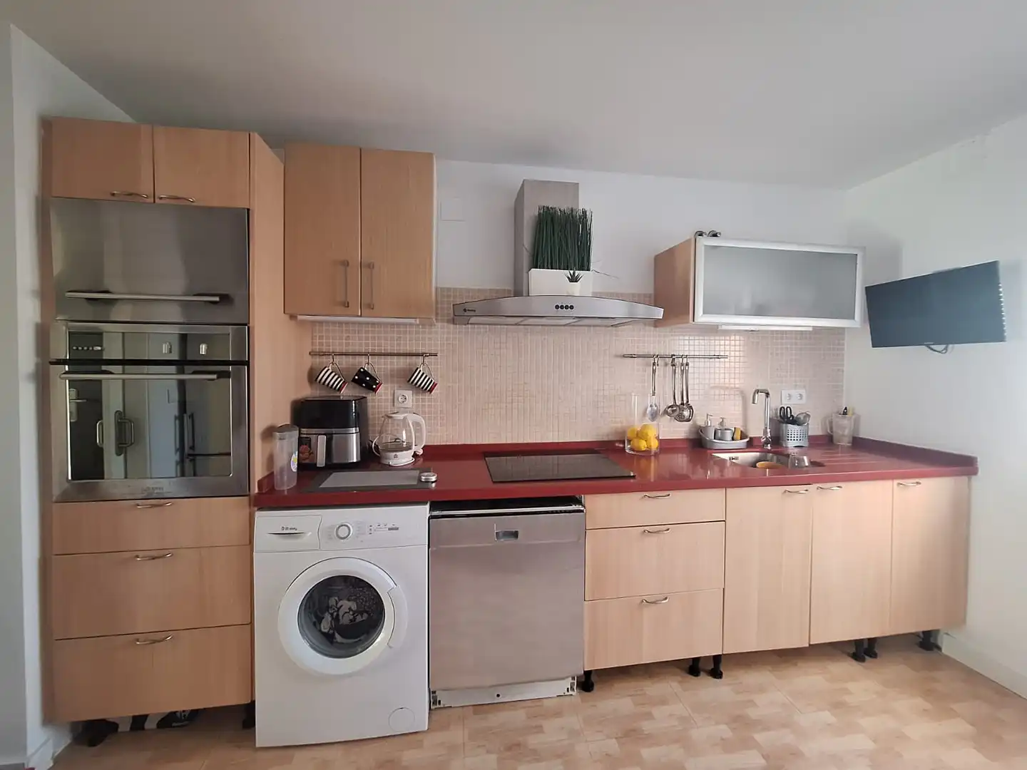 Cuina de Àtic en venda en La Línea de la Concepción amb Terrassa, Moblat i Forn