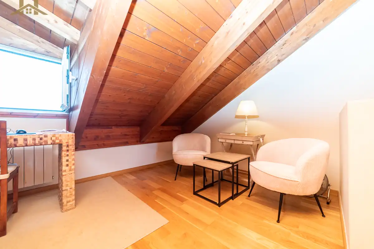 Sala d'estar de Casa adosada en venda en Boadilla del Monte amb Aire condicionat, Calefacció i Jardí privat