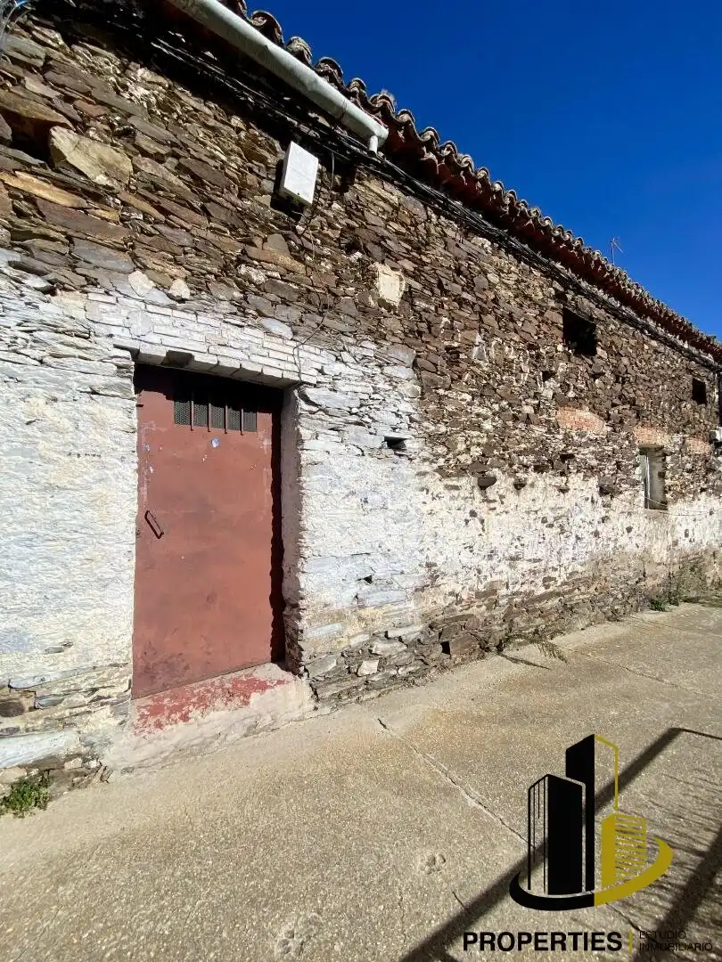 Außenansicht von Geschaftsraum zum Verkauf in Guijuelo