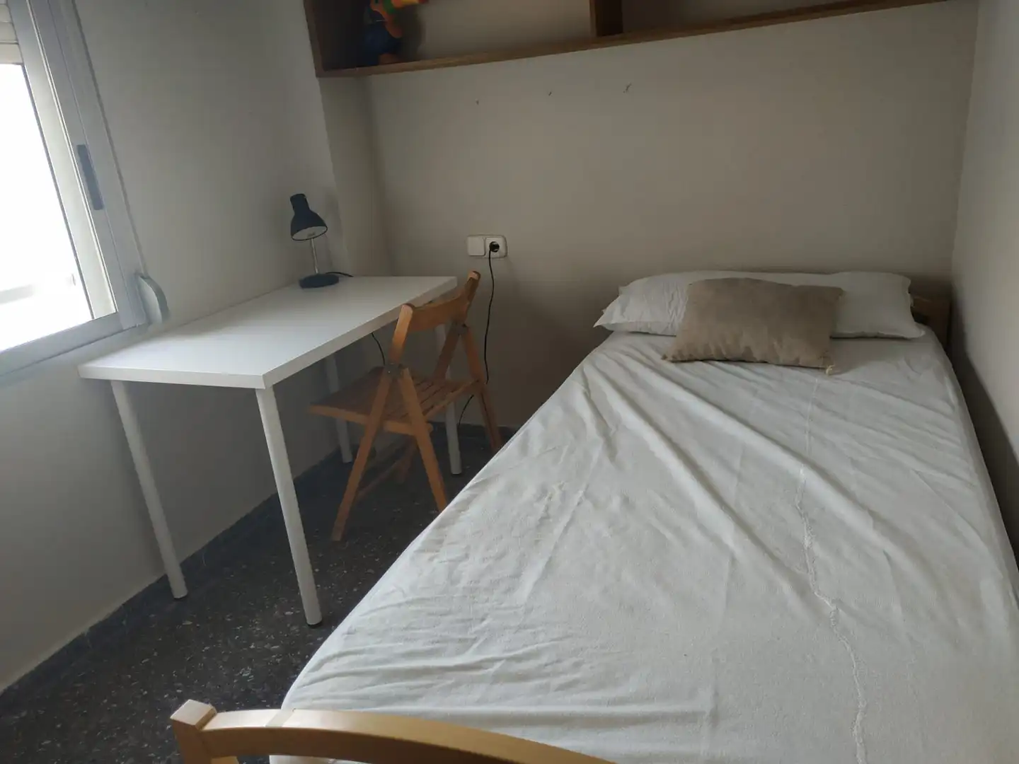 Habitación de Piso de alquiler en Valencia con Amueblado, Horno y Lavadora