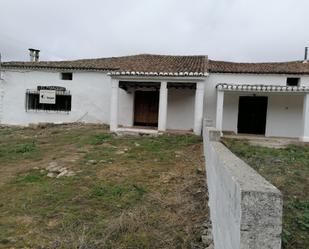 Vista exterior de Finca rústica en venda en Navahondilla amb Terrassa