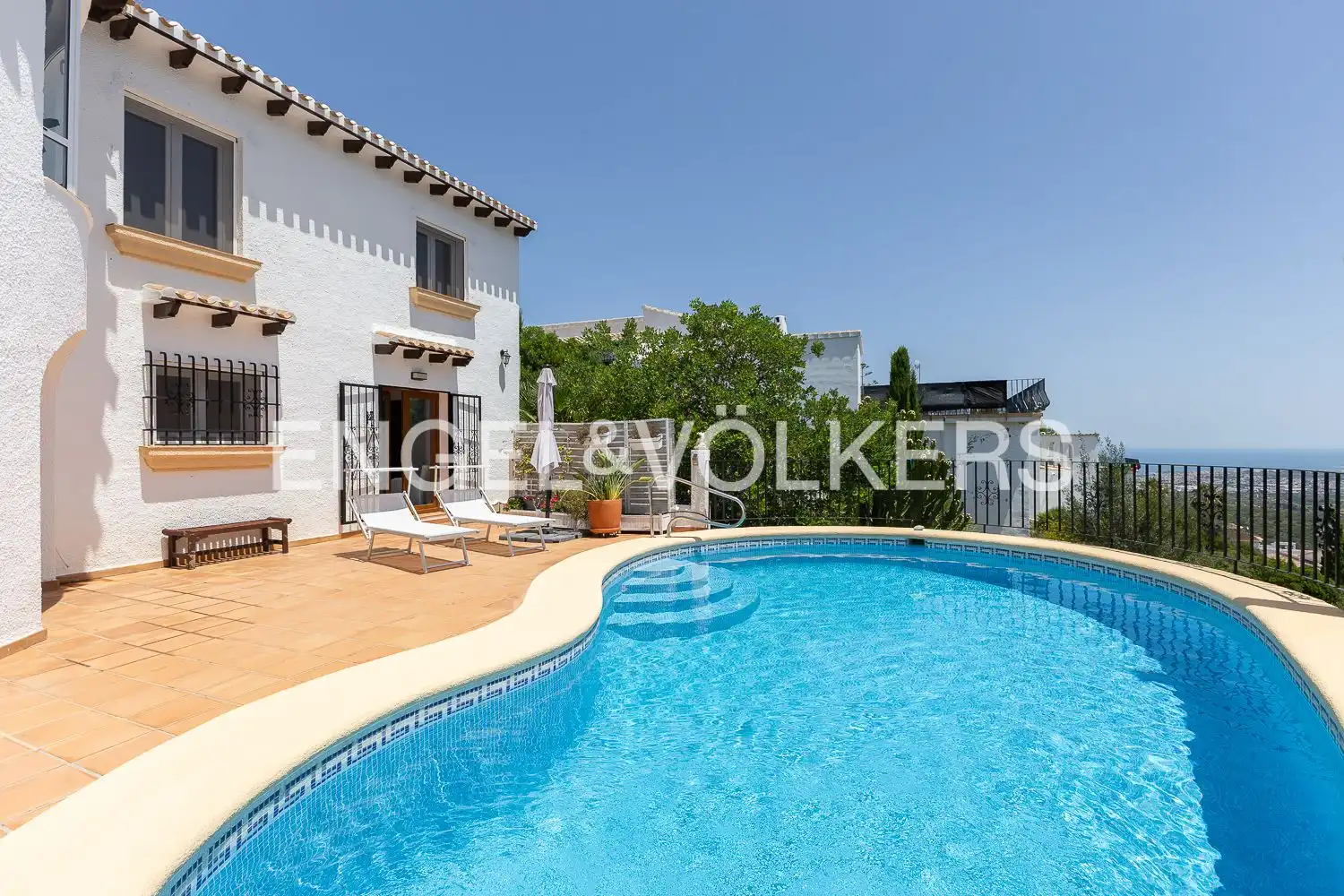 Vista exterior de Casa o chalet en venta en Dénia con Calefacción, Jardín privado y Piscina