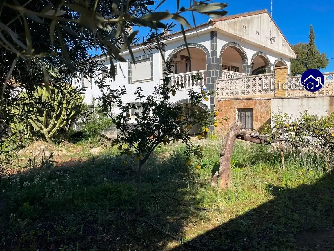 Jardín de Casa o chalet en venta en La Pobla de Vallbona con Calefacción, Jardín privado y Terraza