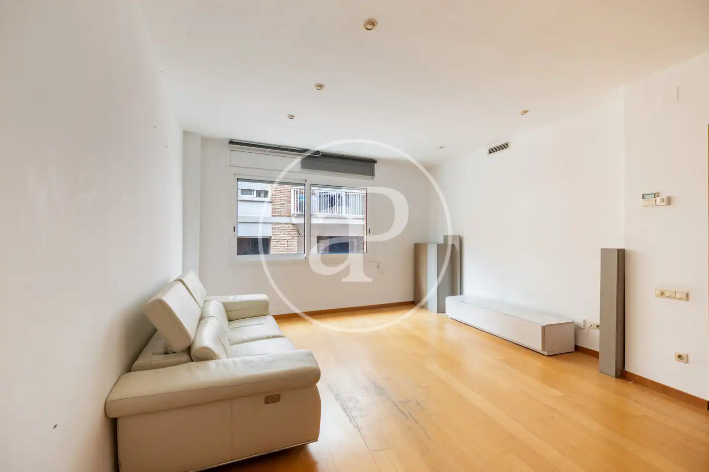 Vista exterior de Piso en venta en Barcelona con Aire acondicionado y Calefacción