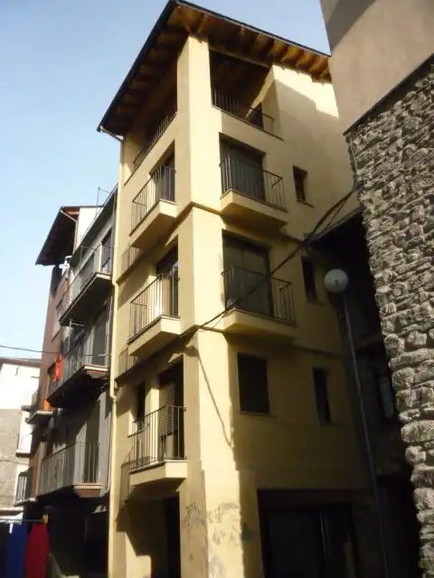 Local comercial de lloguer a dels Canonges