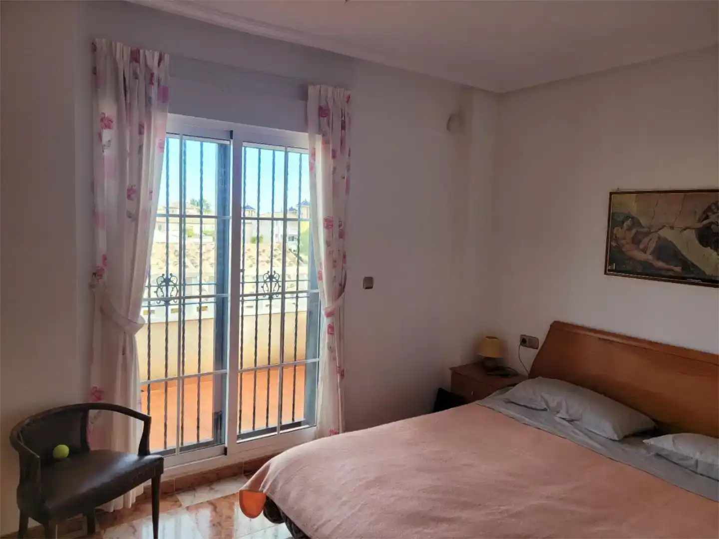 Dormitori de Casa adosada en venda en Orihuela amb Jardí privat, Traster i Moblat