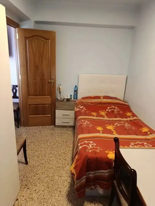 Habitación de Piso en venta en Gilet con Aire acondicionado, Calefacción y Amueblado